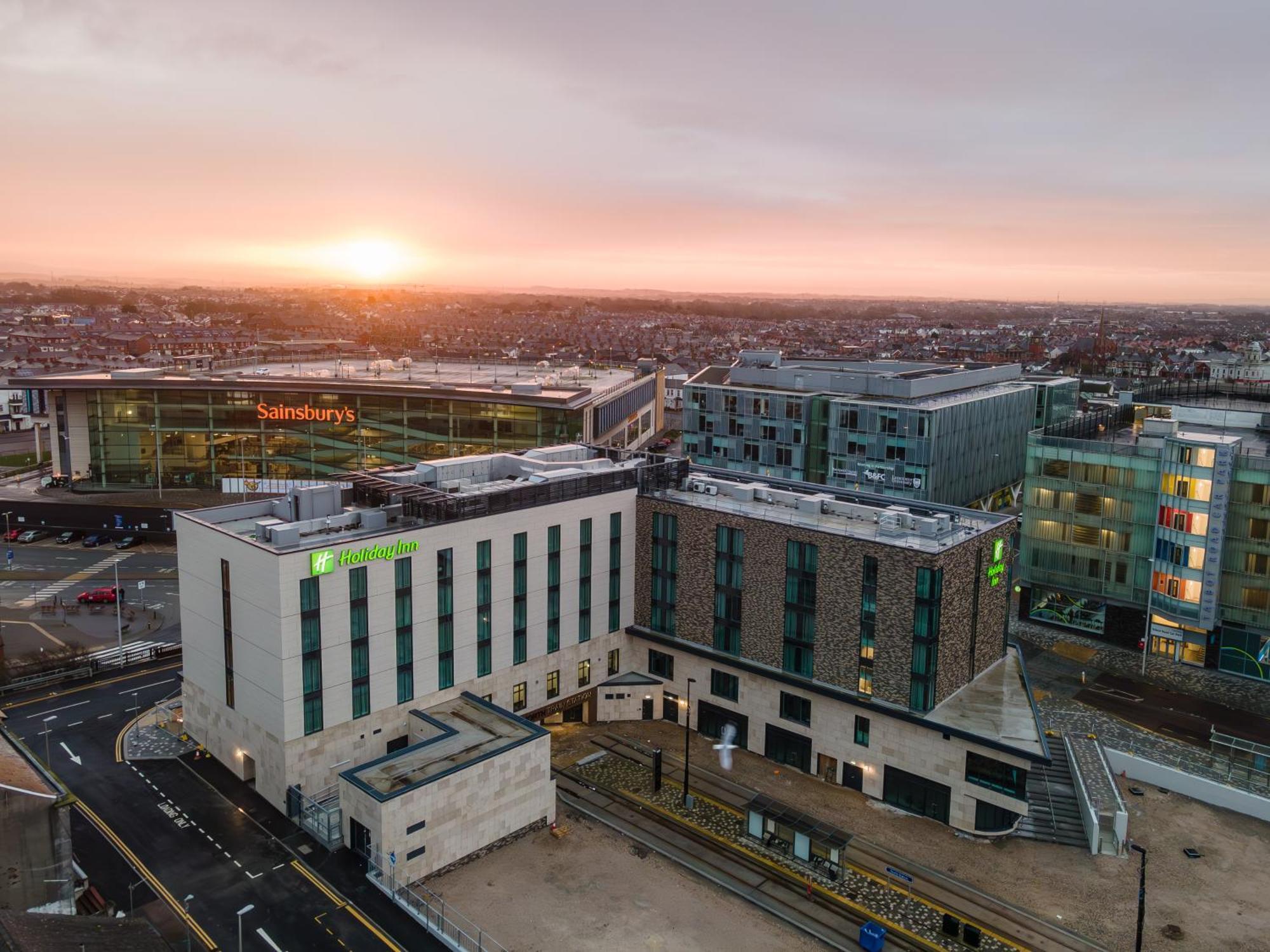 Holiday Inn Blackpool By Ihg Exterior photo