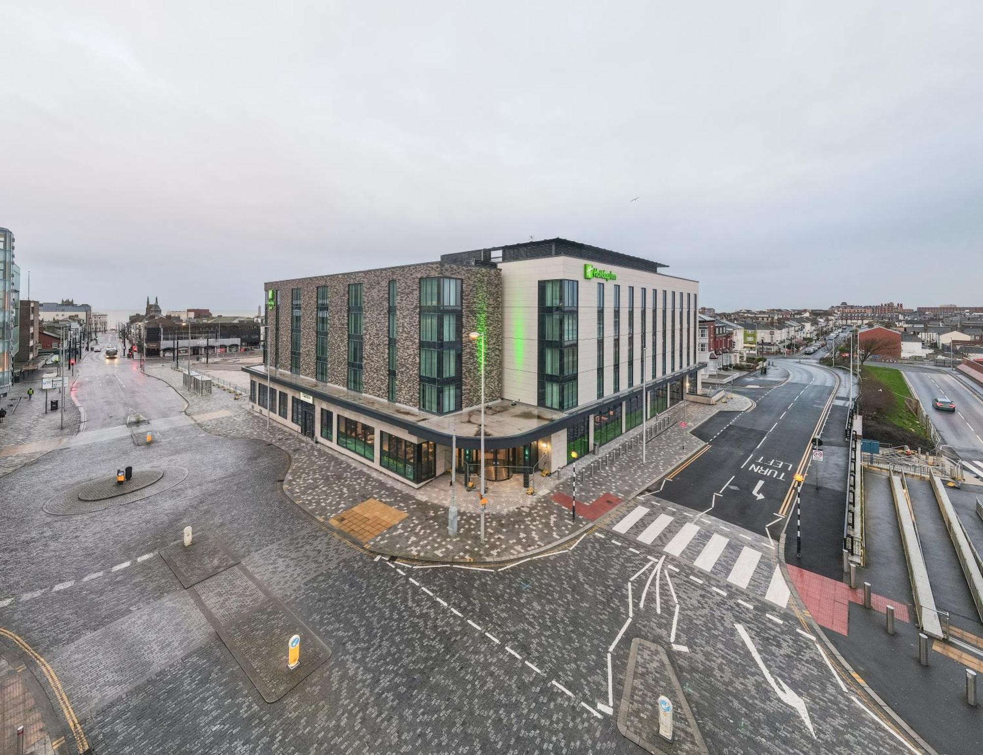 Holiday Inn Blackpool By Ihg Exterior photo